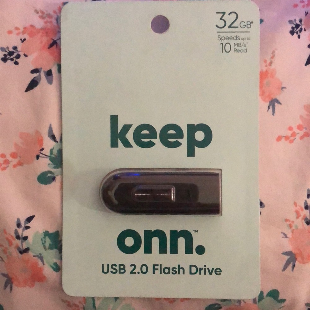 Brand new flash drive . 32 GB